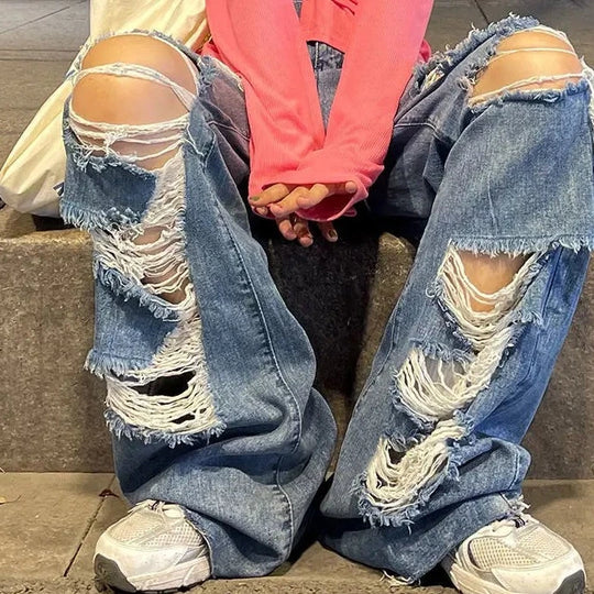 Baggy destroyed jeans