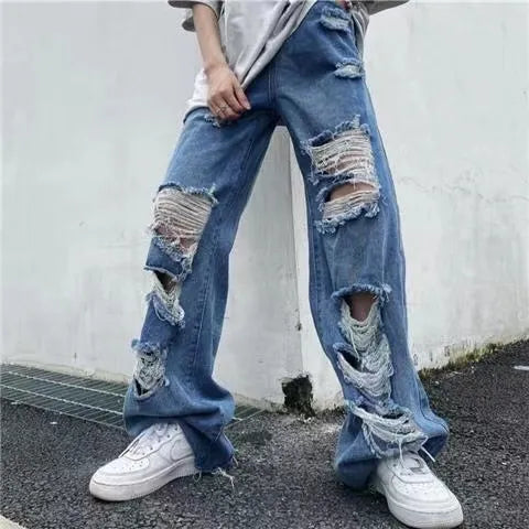 Baggy destroyed jeans